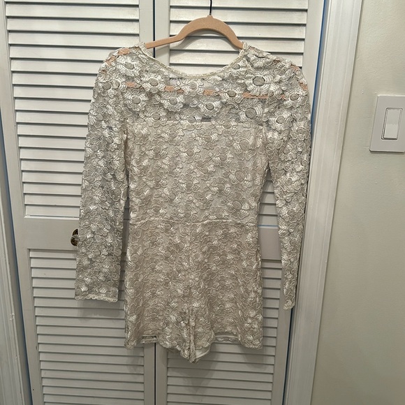 Alexis white romper - Picture 1 of 3